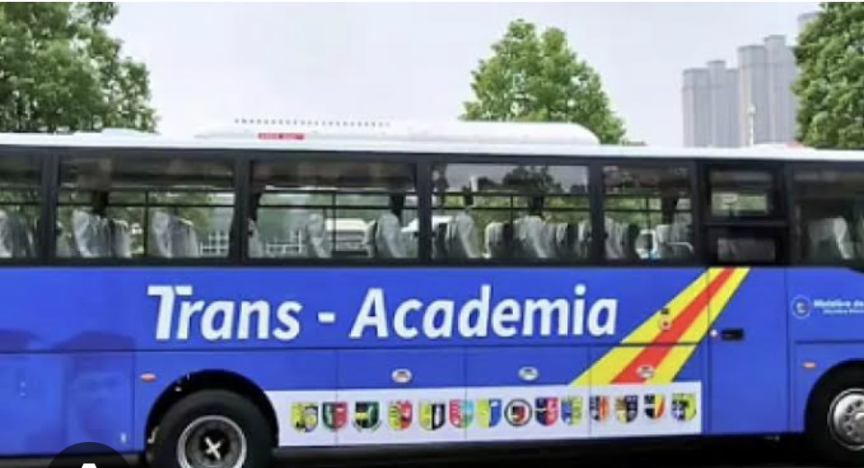 Trans Académia