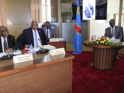 Le premier mininistre Ilunga Ilunkamba et deux de ses collaborateurs
