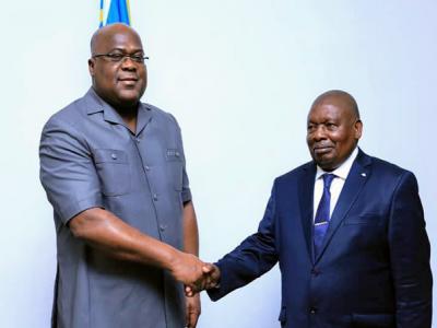 Félix Tshisekedi saluant Simon Kimbangu Kiangani 