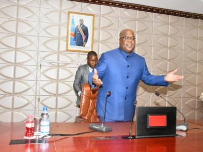 Félix Tshisekedi en pleine réunion 