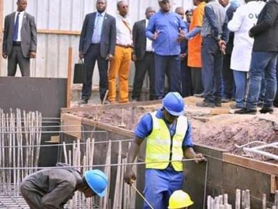 Félix Tshisekedi, en plein chantier d'un saut-de-mouton