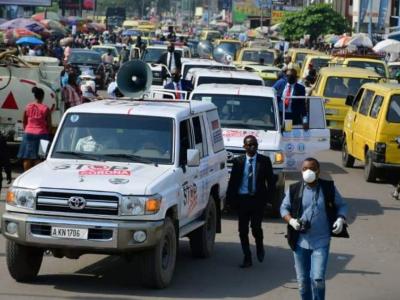 Carnaval motorisé du gouverneur Gentiny Ngobila à la place victoire à Kinshasa