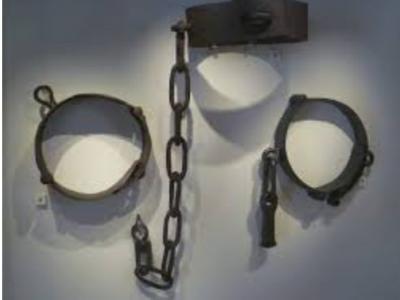 Les carcans de la période antique