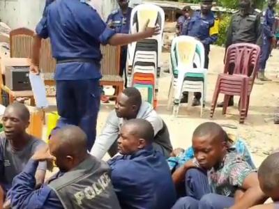 Quelques policiers qui ont pillé les biens de Ne Muanda Nsemi