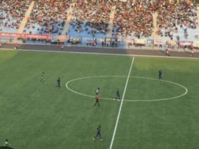 Renaissance contre aigle