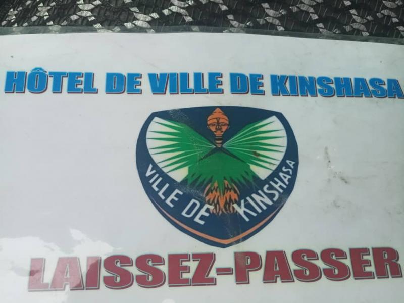 Une affiche de l'hôtel de ville