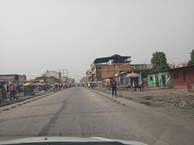 l'avenue Luambo Makiadi, ex Bokassa réhabilitée