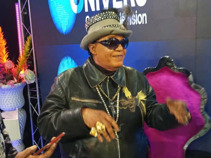 Defao Matumona au studio de univers groupe