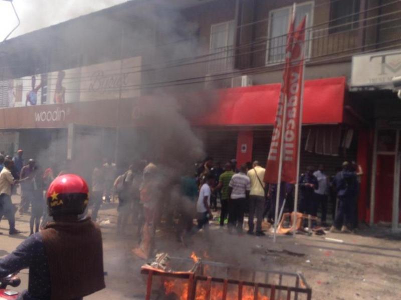 Le shop vodacom de la 7eme rue Limete brulé ce 6 septembre 2019