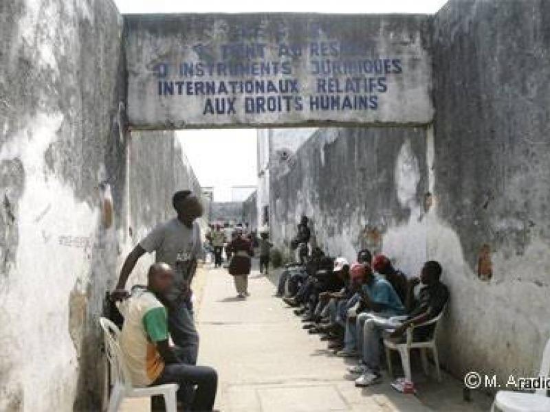 PRISON makala