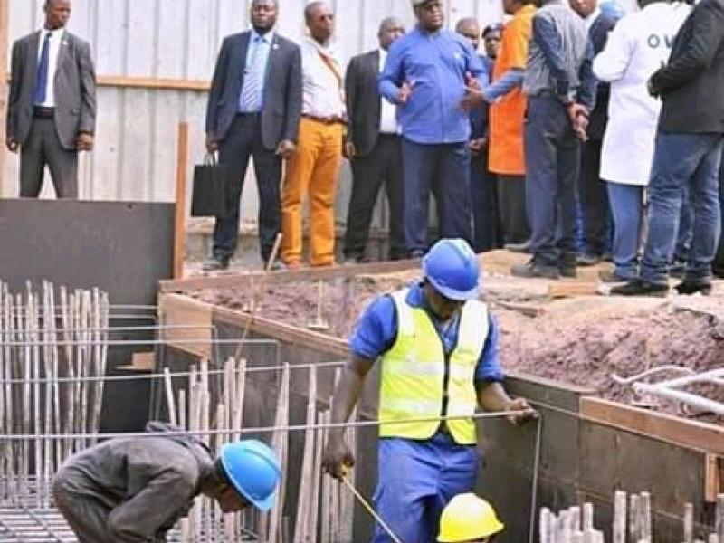 Félix Tshisekedi, en plein chantier d'un saut-de-mouton