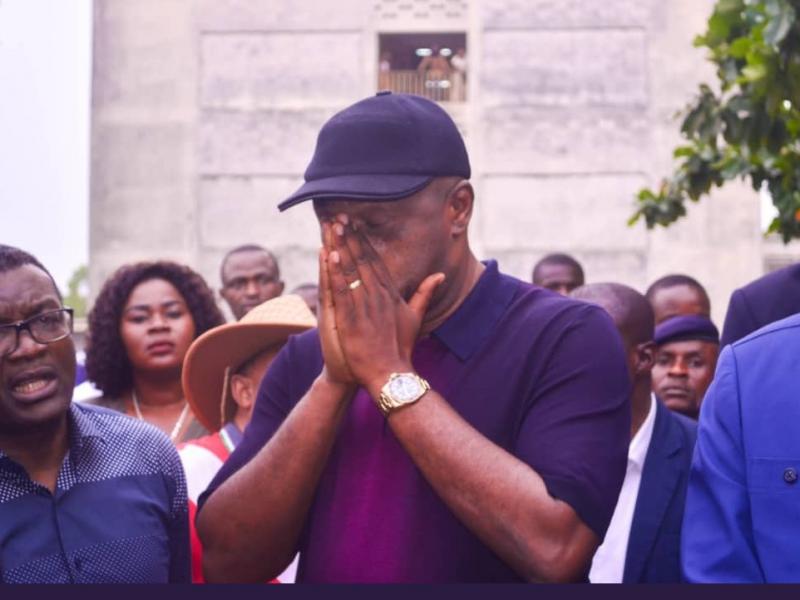 Gentiny Ngobila Mbaka aux cliniques universitaires