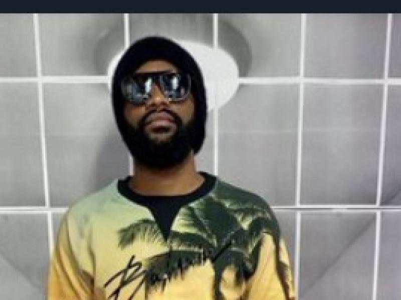 Fally Ipupa dans un studio en France 