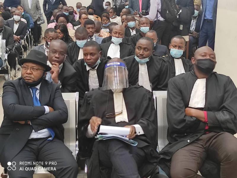 Fabrice Puela et ses avocats au conseil d'État