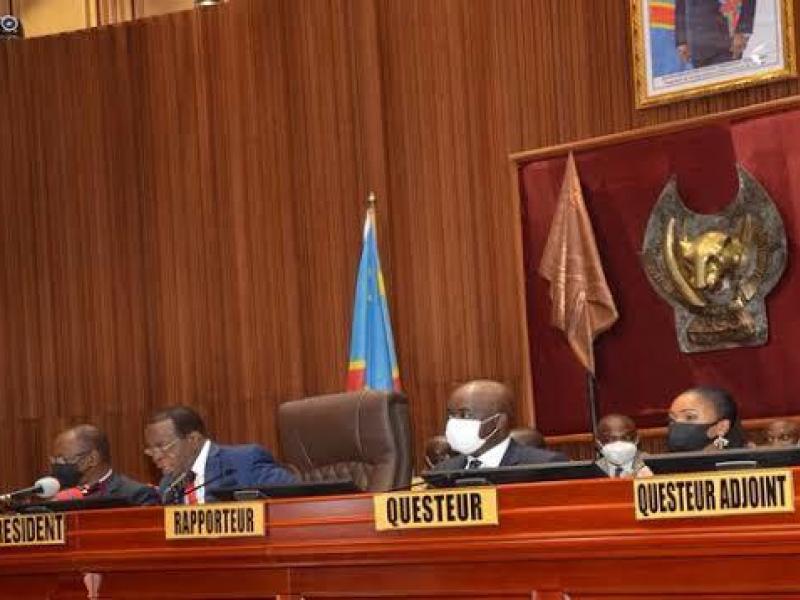 Quelques membres du sénat 