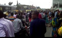 Arrêt de bus à Kinshasa