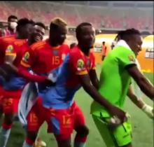 Joueurs léopards après leur victoire contre les diables rouges 