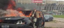 Jeep 4x4 de la police, brûlée au stade des martyrs 