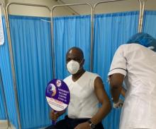 Martin Fayulu, au centre de vaccination à Kinshasa 