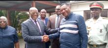 Amos Mbayo et ses collaborateurs